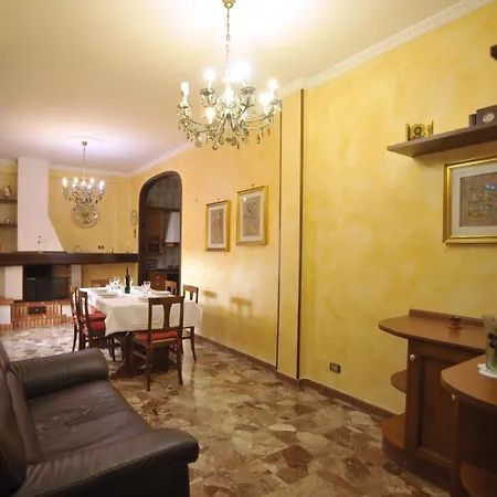 Al Castello Dimora In Un Borgo Medioevale 10 Posti Apartment