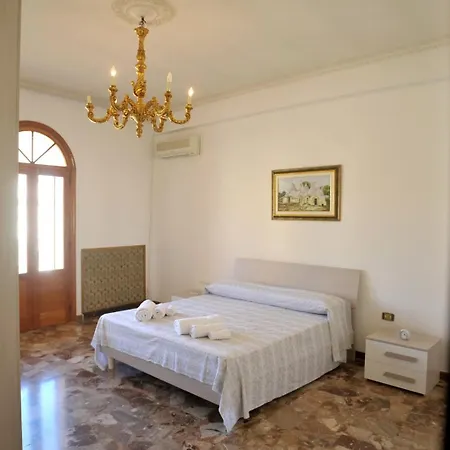 Al Castello Dimora In Un Borgo Medioevale 10 Posti Torricella (Taranto)